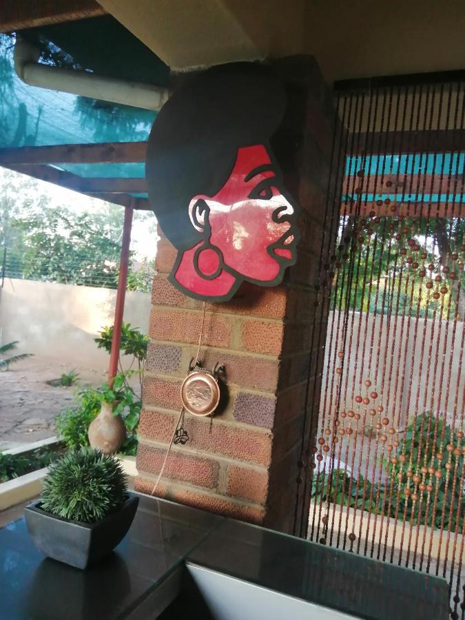 Birdville Bnb Guest House ハボローネ エクステリア 写真