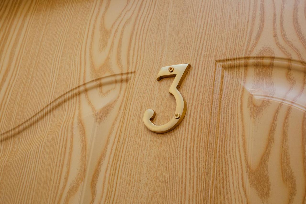Birdville Bnb Guest House ハボローネ エクステリア 写真