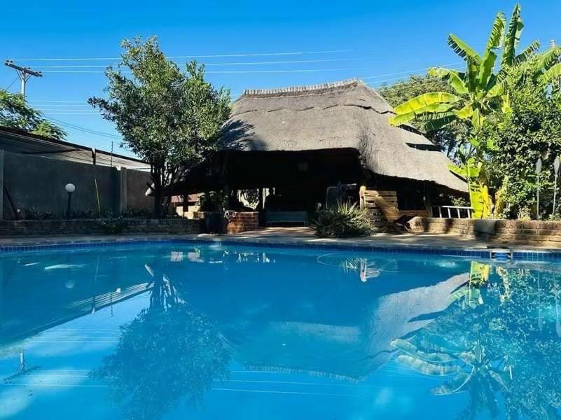 Birdville Bnb Guest House ハボローネ エクステリア 写真