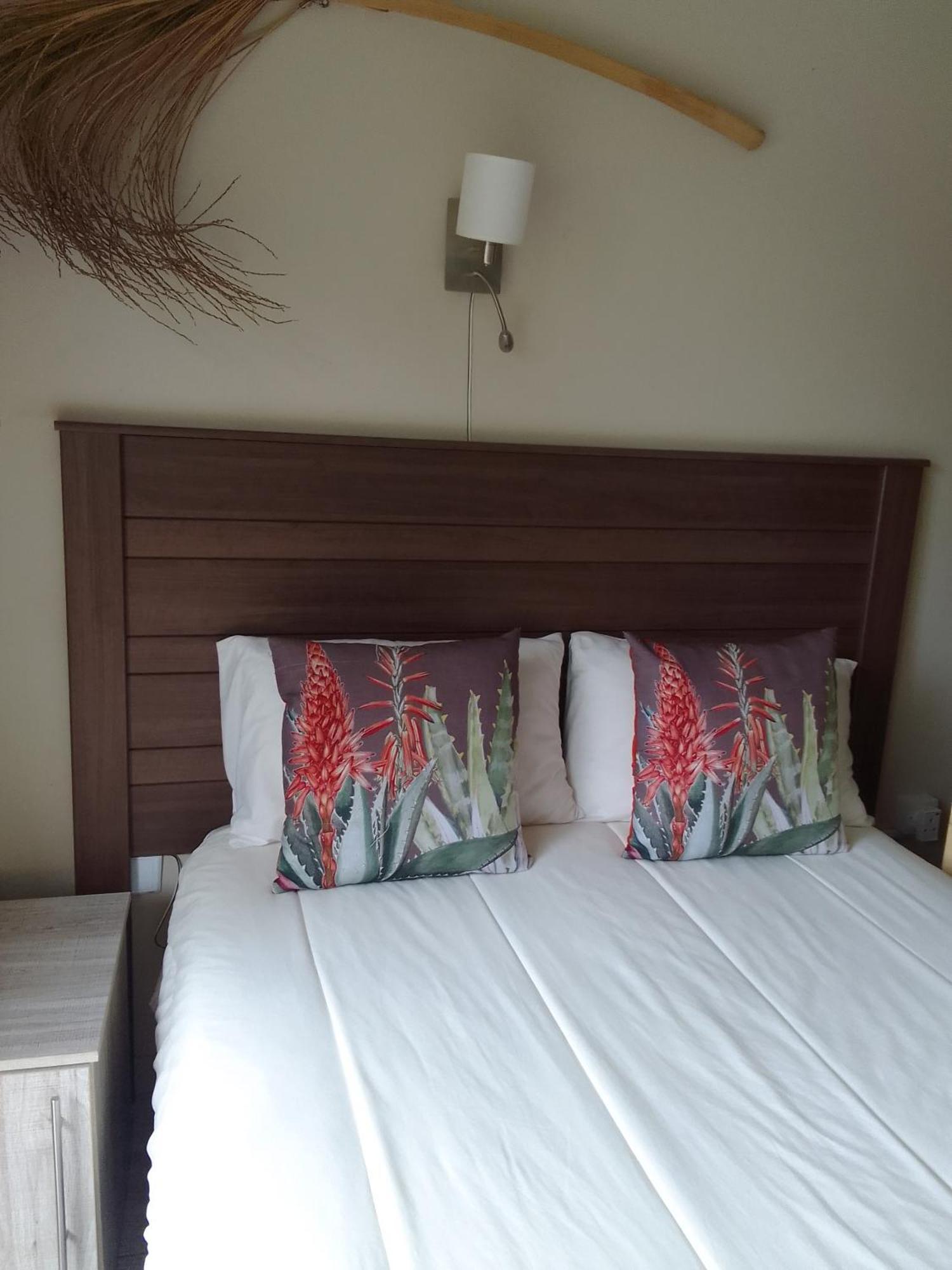 Birdville Bnb Guest House ハボローネ エクステリア 写真