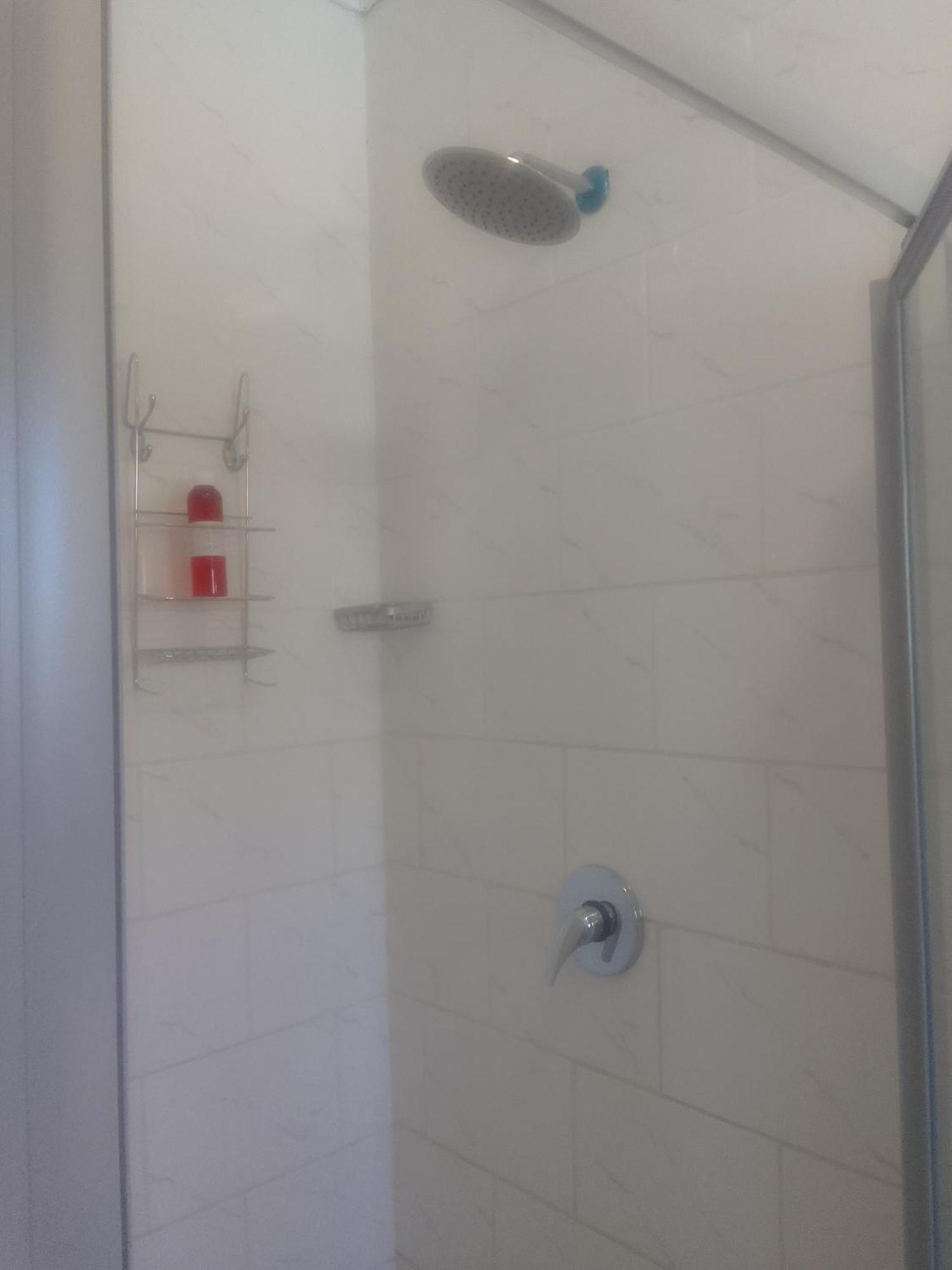 Birdville Bnb Guest House ハボローネ エクステリア 写真