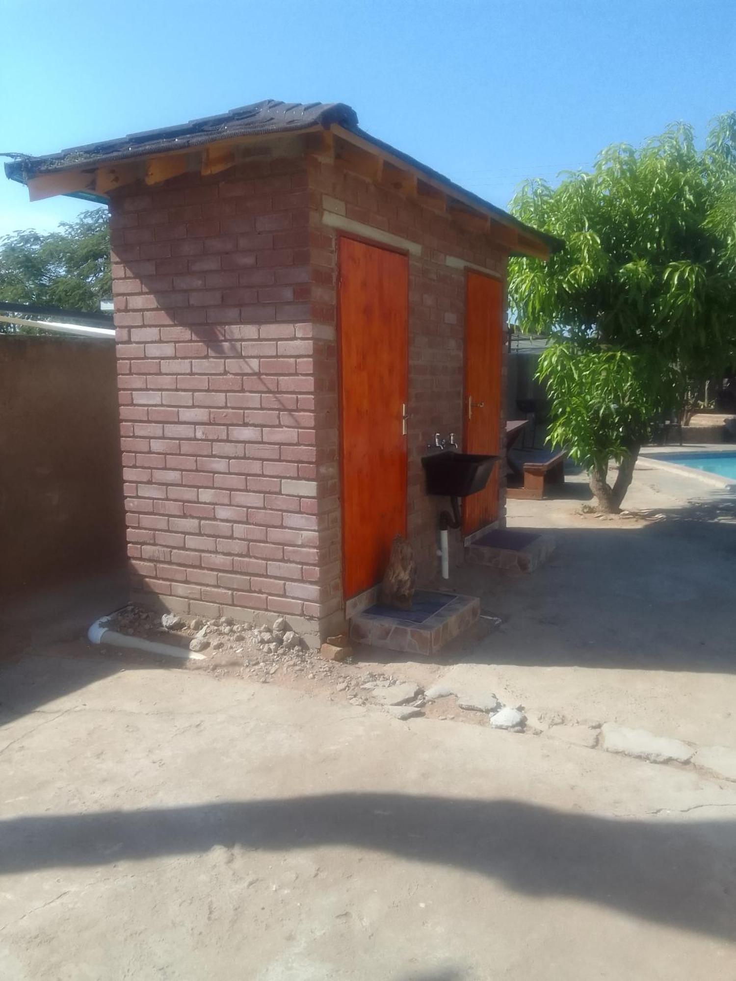 Birdville Bnb Guest House ハボローネ エクステリア 写真