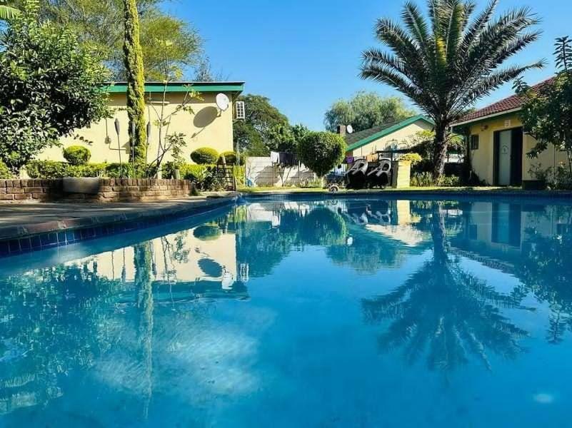 Birdville Bnb Guest House ハボローネ エクステリア 写真