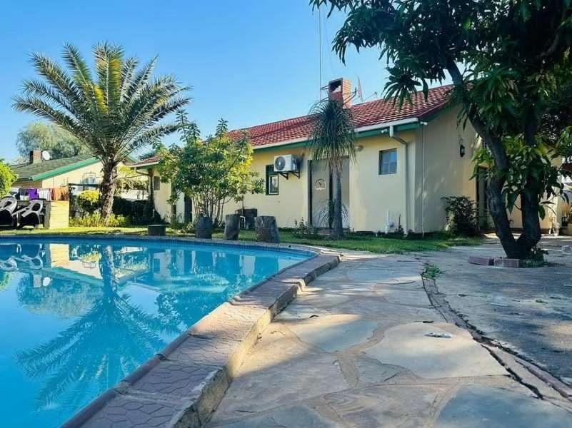Birdville Bnb Guest House ハボローネ エクステリア 写真