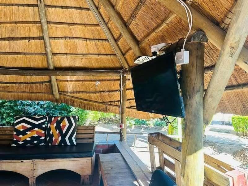 Birdville Bnb Guest House ハボローネ エクステリア 写真