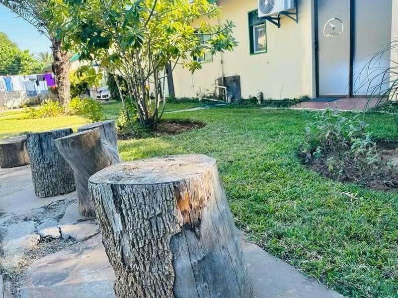 Birdville Bnb Guest House ハボローネ エクステリア 写真