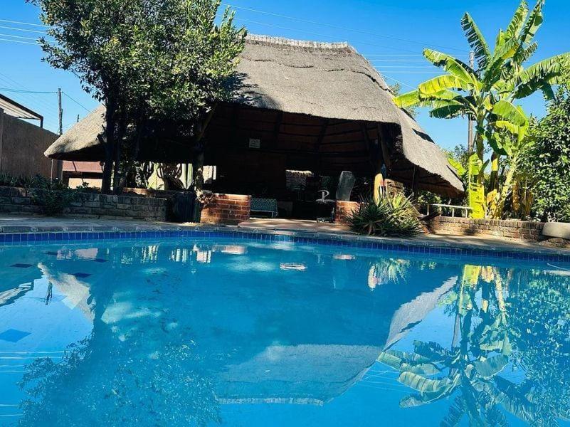 Birdville Bnb Guest House ハボローネ エクステリア 写真