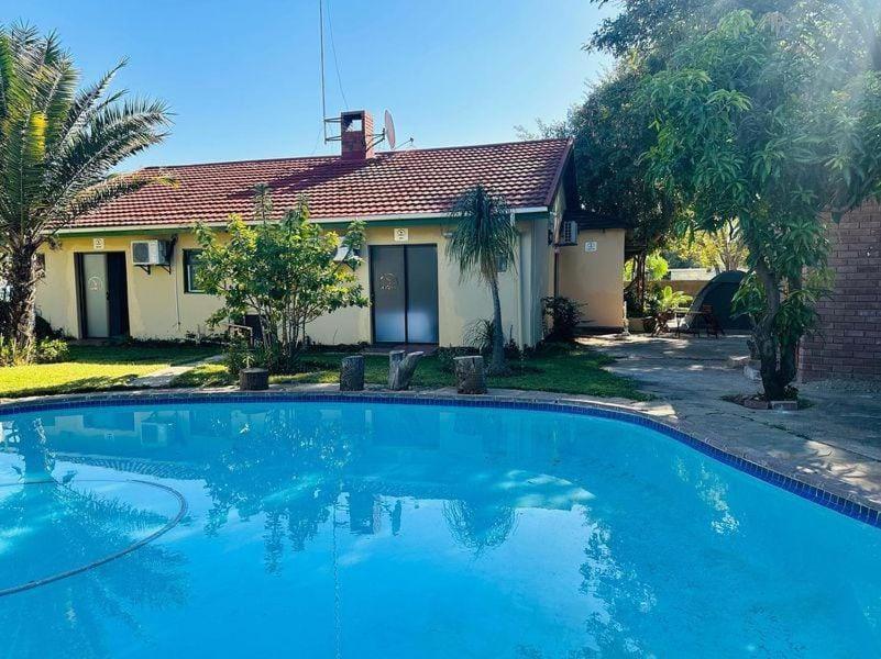 Birdville Bnb Guest House ハボローネ エクステリア 写真