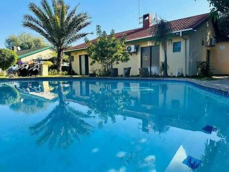 Birdville Bnb Guest House ハボローネ エクステリア 写真